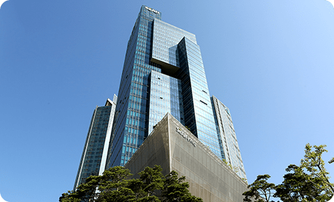 An image of a panoramic view of SeAH Tower, the integrated office building.