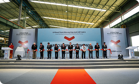 A group image of the completion of SeAH Steel Vina’s 2nd plant.