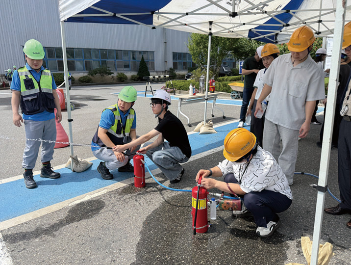 SeAH Coated Metal Successfully Holds Safety and Environment Experience Event for Employees and Their Families